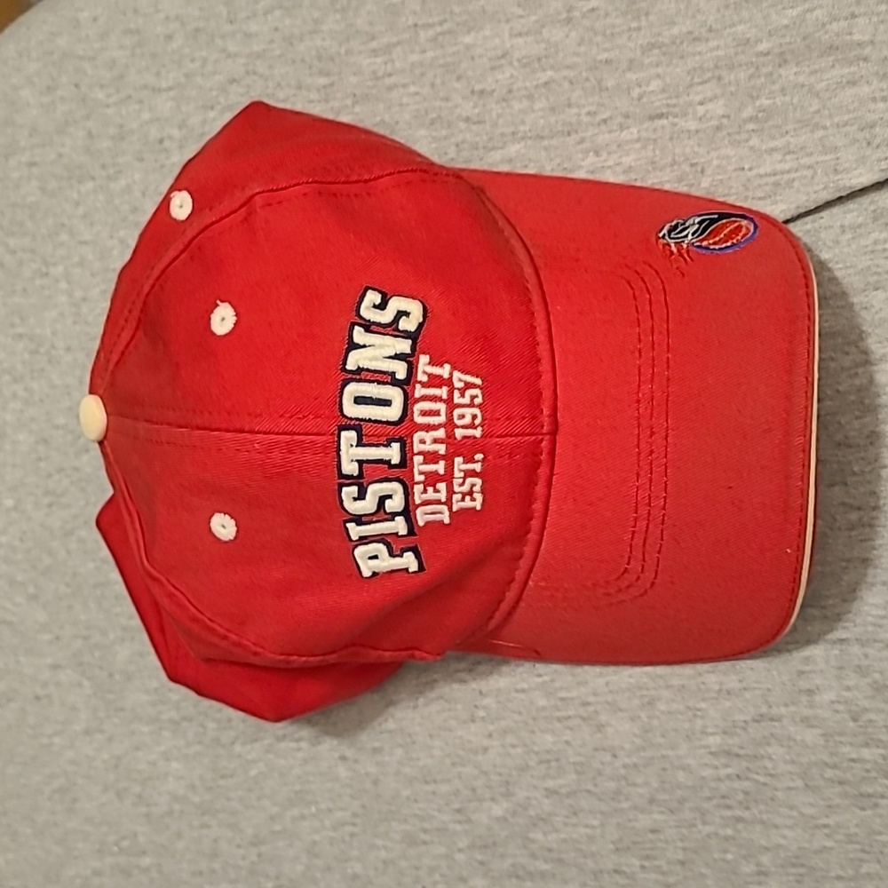Womens Detroit Pistons hat